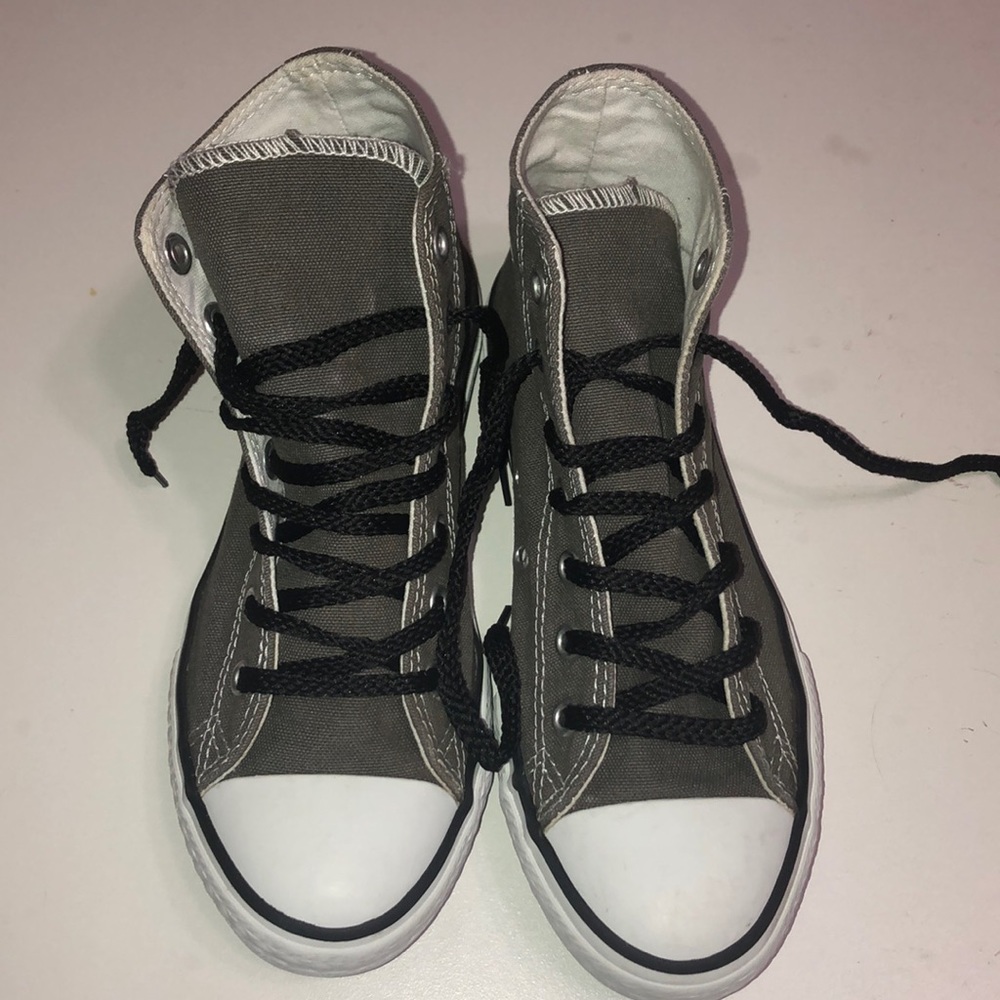 Grey Converse ⭐️